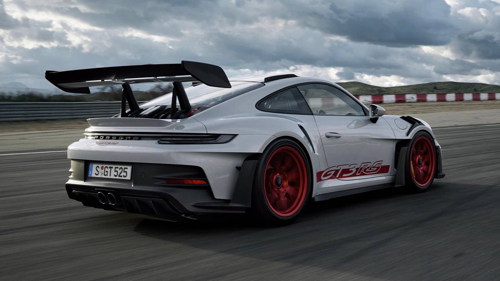 2023 Porsche 911 GT3 RS hits the track with 518 horsepower - Autoblog